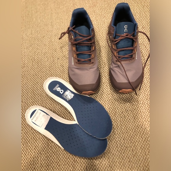 On  Cloudvista Waterproof Trail Running Shoes - Picture 2 of 16